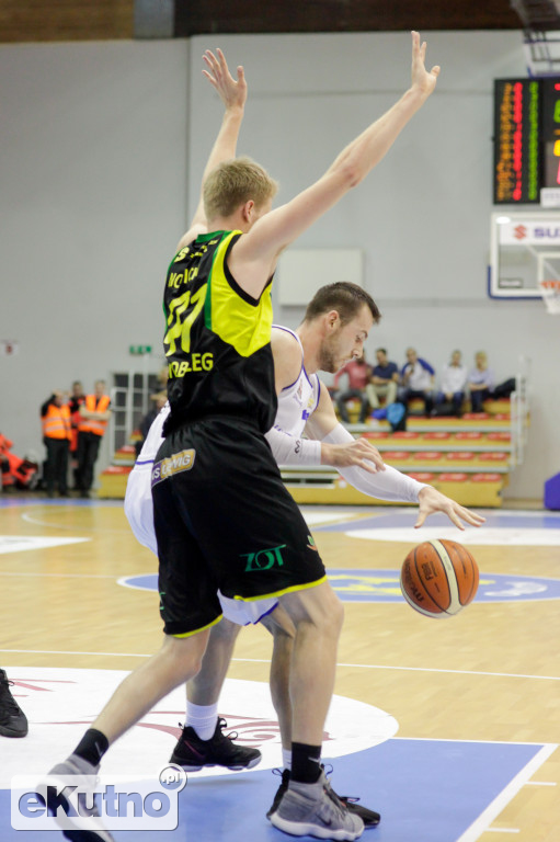 Polfarmex Kutno - Siarka Tarnobrzeg:  82-76.