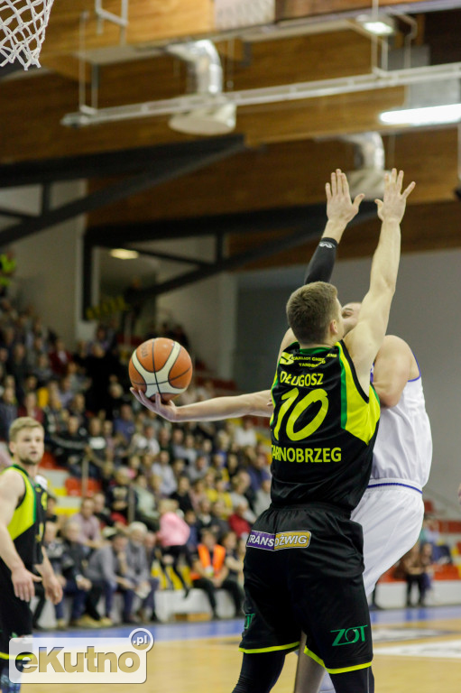 Polfarmex Kutno - Siarka Tarnobrzeg:  82-76.