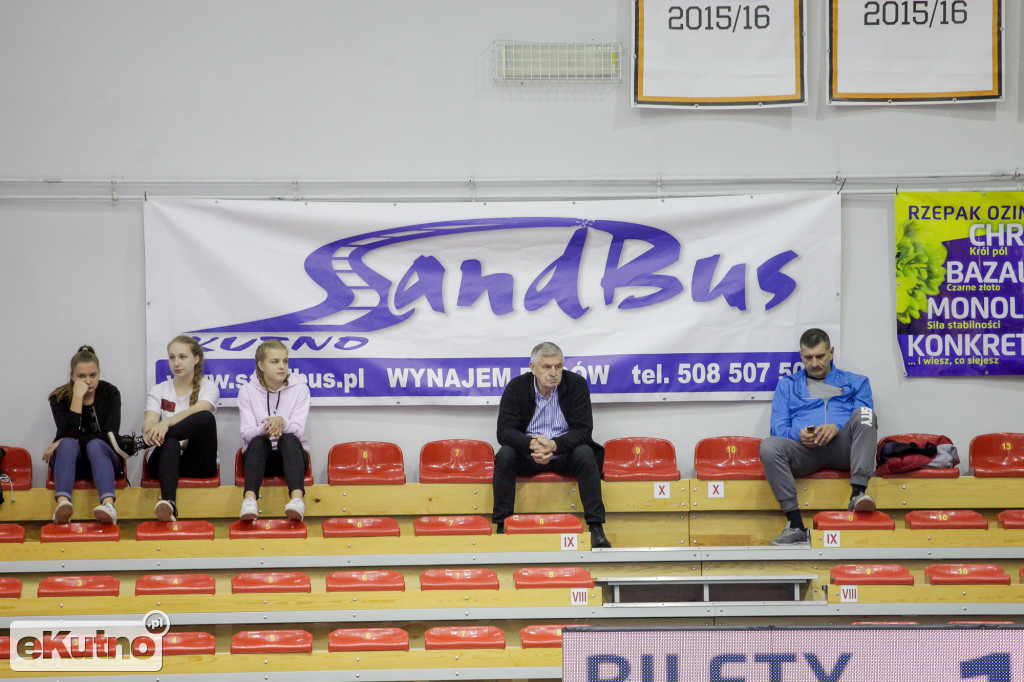 Polfarmex Kutno - Siarka Tarnobrzeg:  82-76.