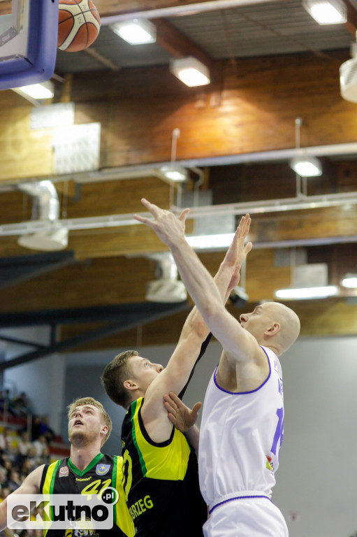 Polfarmex Kutno - Siarka Tarnobrzeg:  82-76.