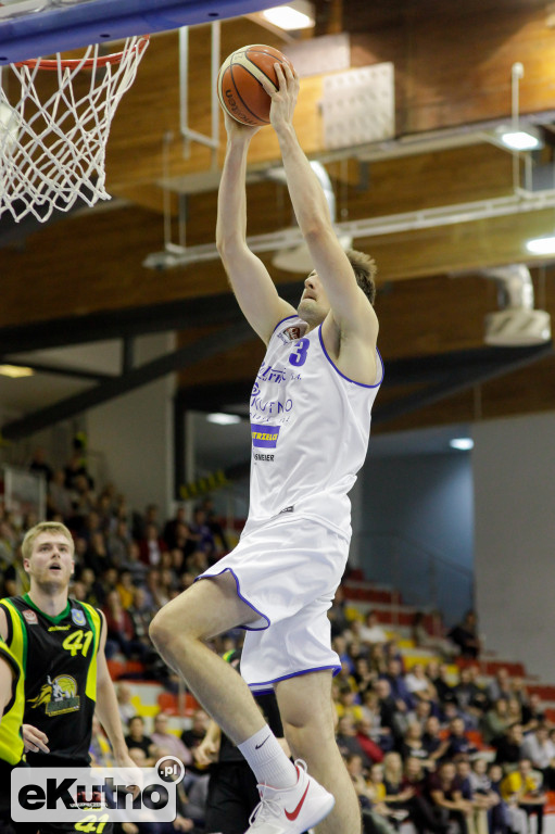 Polfarmex Kutno - Siarka Tarnobrzeg:  82-76.