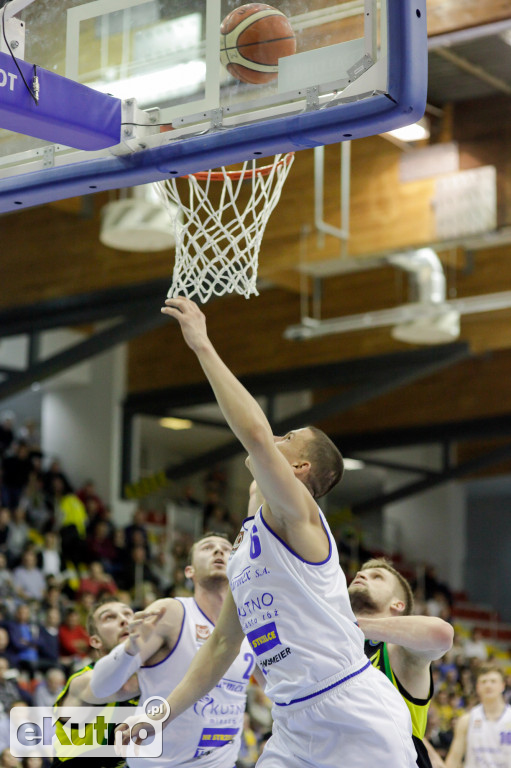 Polfarmex Kutno - Siarka Tarnobrzeg:  82-76.