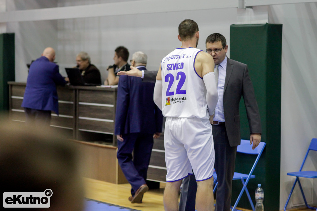 Polfarmex Kutno - Siarka Tarnobrzeg:  82-76.