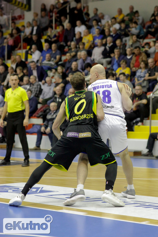 Polfarmex Kutno - Siarka Tarnobrzeg:  82-76.