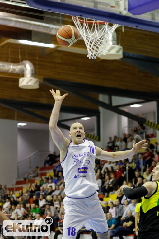 Polfarmex Kutno - Siarka Tarnobrzeg:  82-76.