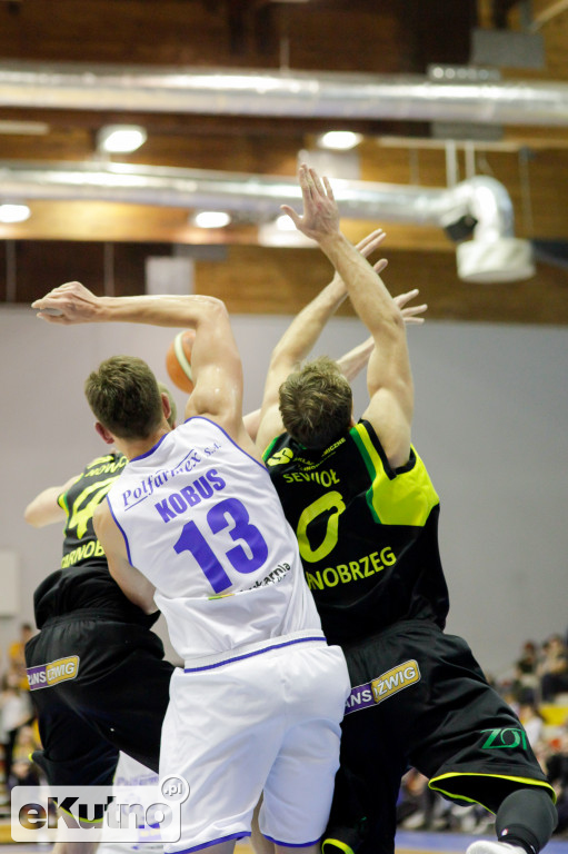 Polfarmex Kutno - Siarka Tarnobrzeg:  82-76.