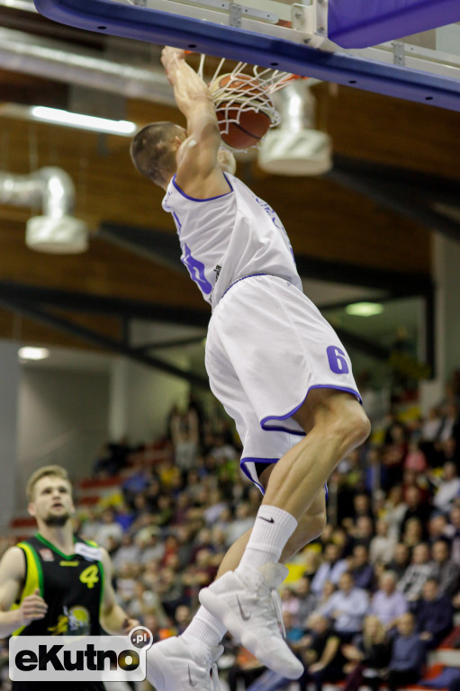 Polfarmex Kutno - Siarka Tarnobrzeg:  82-76.