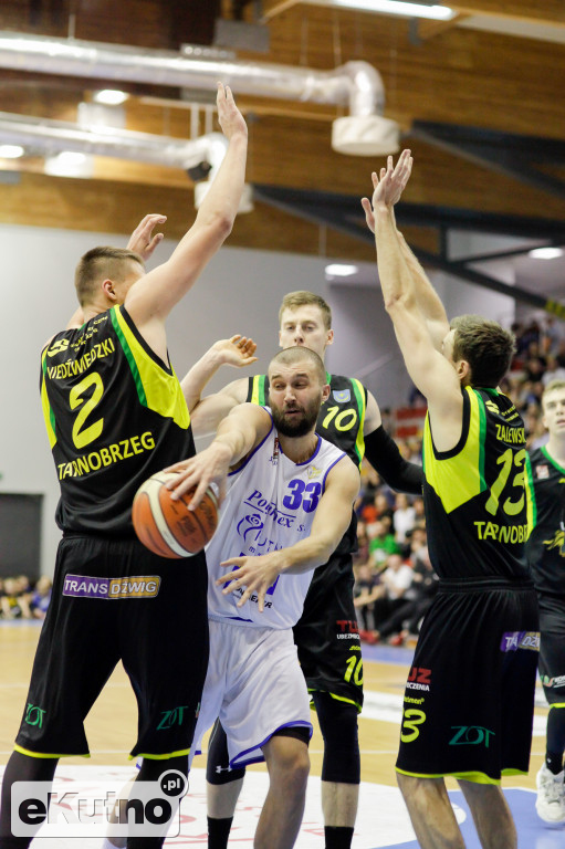 Polfarmex Kutno - Siarka Tarnobrzeg:  82-76.