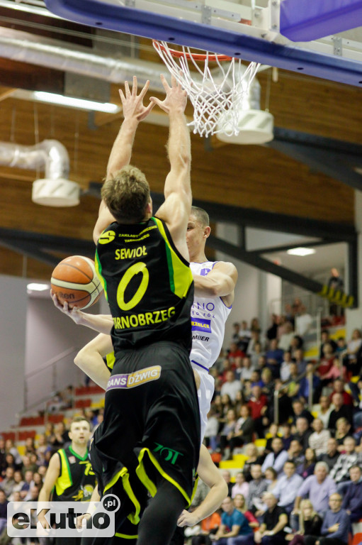 Polfarmex Kutno - Siarka Tarnobrzeg:  82-76.