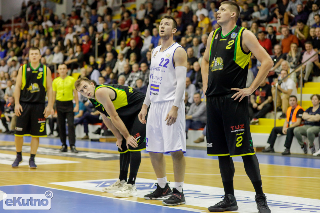 Polfarmex Kutno - Siarka Tarnobrzeg:  82-76.