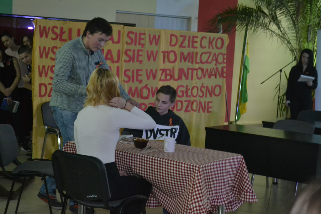 Przeciwko krzywdzeniu dzieci i młodzieży