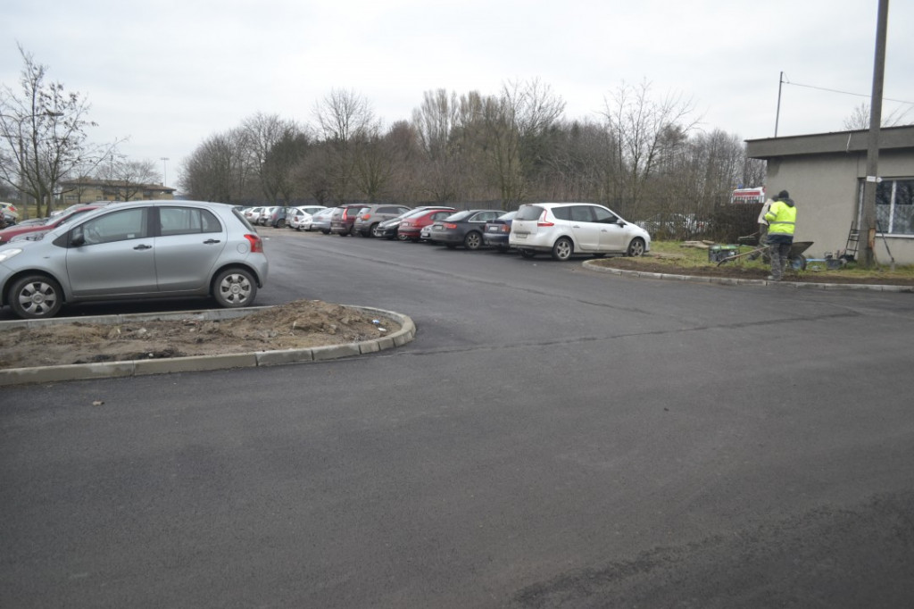 Parking przy szpitalu