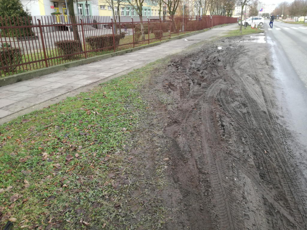 Dodatkowy parking przy Jedynce