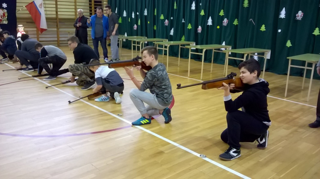 Strzelanie w Dwójce