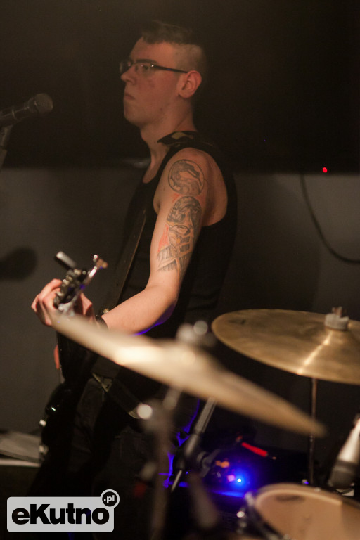 Xedom - kapitalny koncert debiutującego zespołu w MOTO PUB Garage.