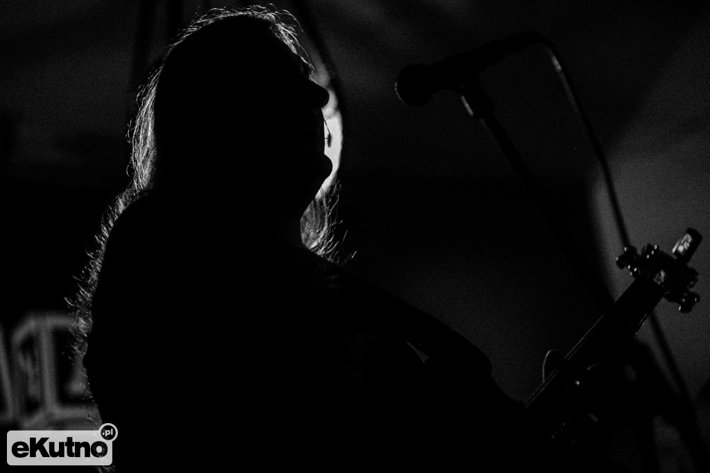 Xedom - kapitalny koncert debiutującego zespołu w MOTO PUB Garage.