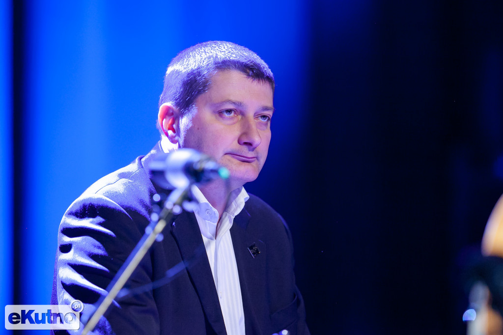 Maciej Maleńczuk śpiewa Młynarskiego.