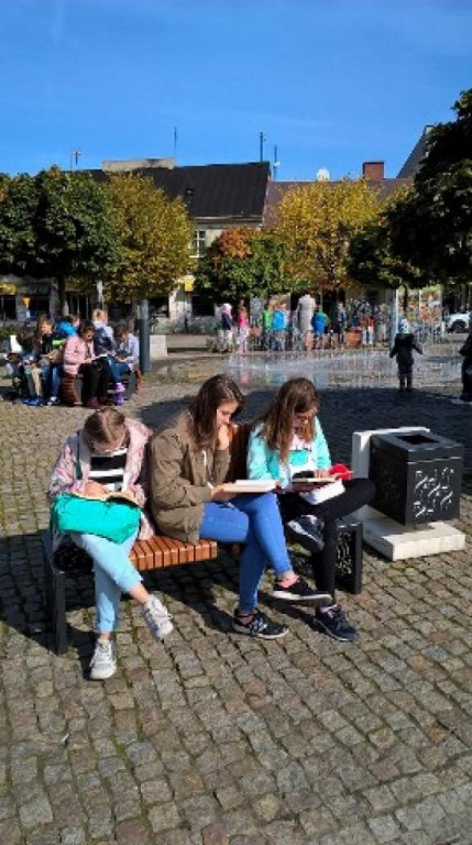 W Szóstce czytają na 6