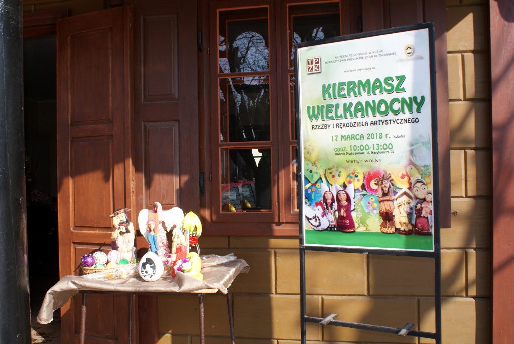 Odwiedź kiermasz ozdób i rzeźb