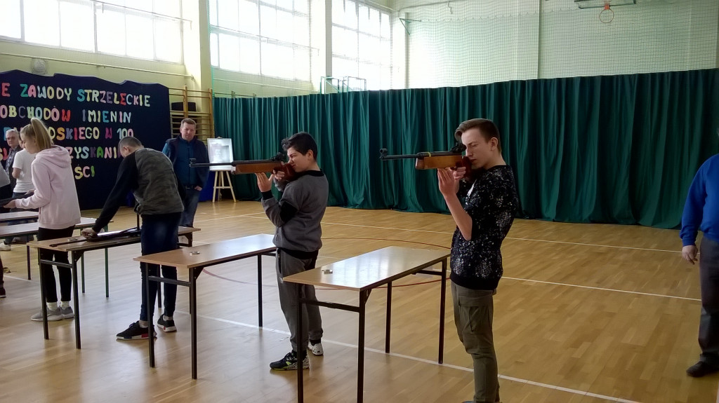 Strzelanie w Dwójce