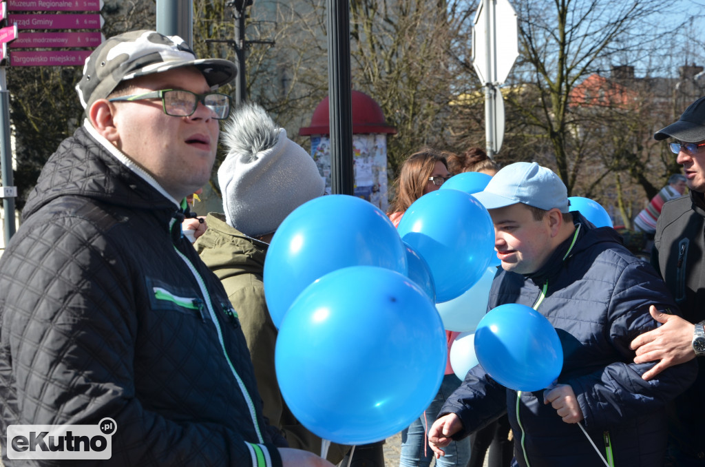 BĄDŹ  Z  NAMI  NA  NIEBIESKO