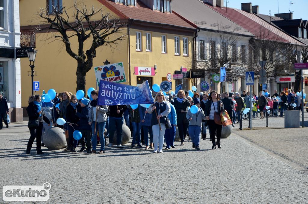 BĄDŹ  Z  NAMI  NA  NIEBIESKO