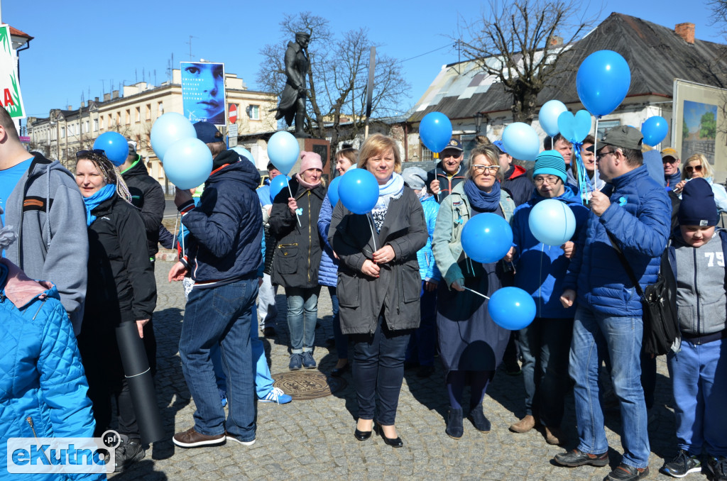 BĄDŹ  Z  NAMI  NA  NIEBIESKO