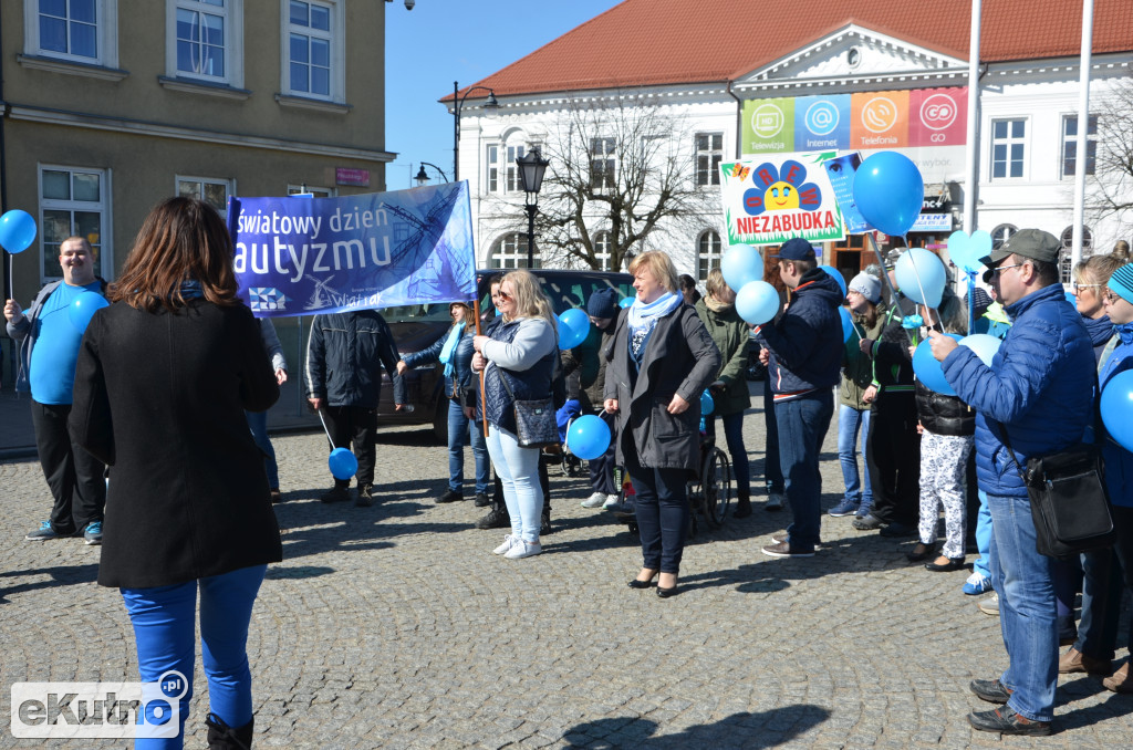 BĄDŹ  Z  NAMI  NA  NIEBIESKO