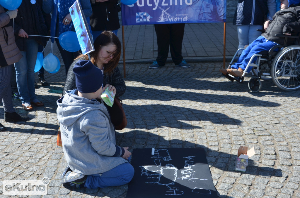 BĄDŹ  Z  NAMI  NA  NIEBIESKO