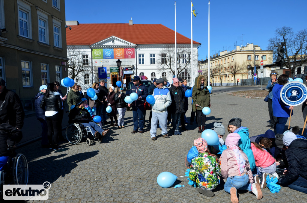 BĄDŹ  Z  NAMI  NA  NIEBIESKO