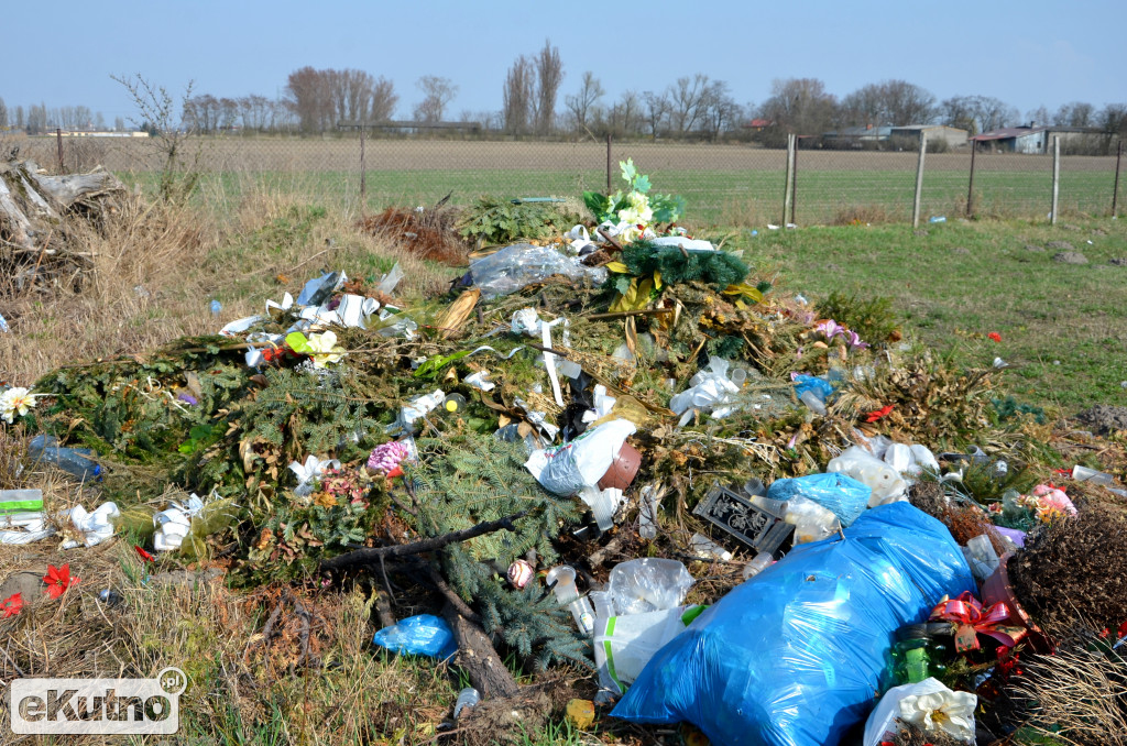 Dziki śmietnik zniknie z cmentarza?