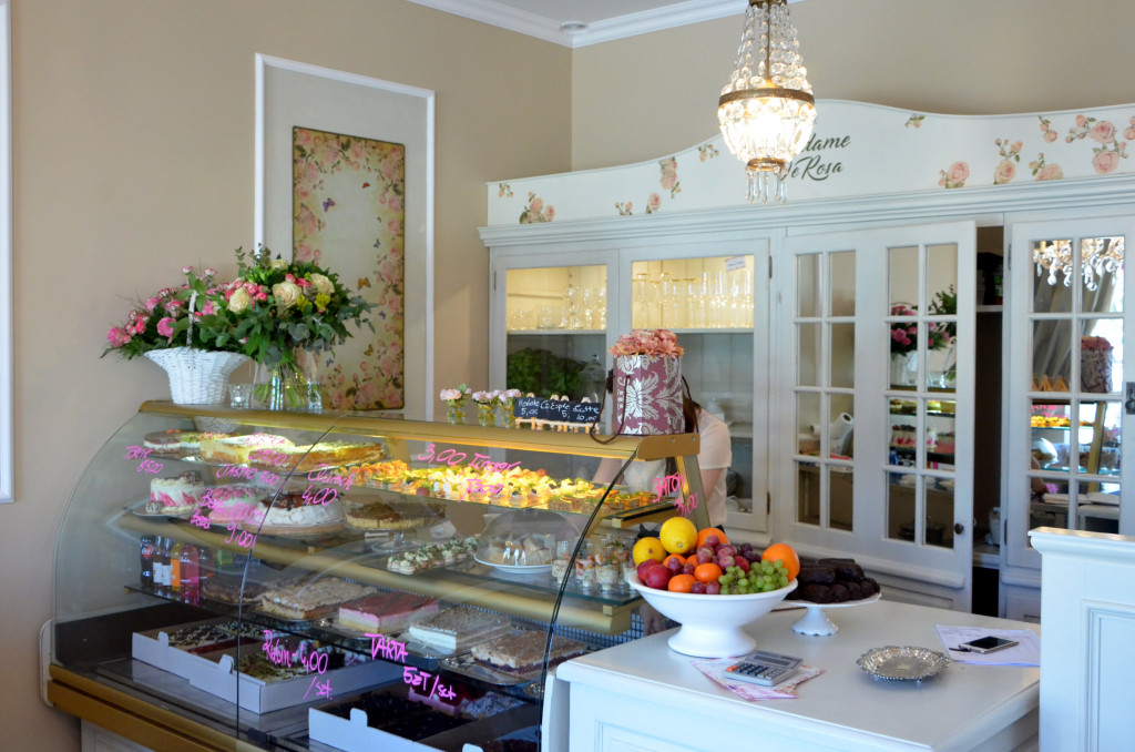 Cafe Madame De Rosa
