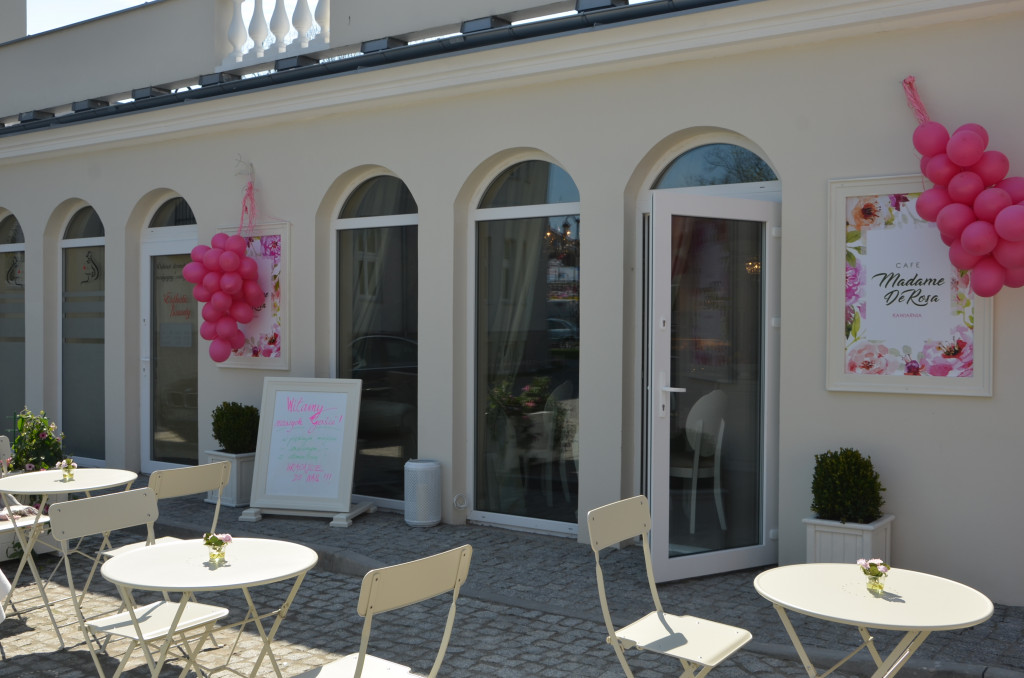 Cafe Madame De Rosa