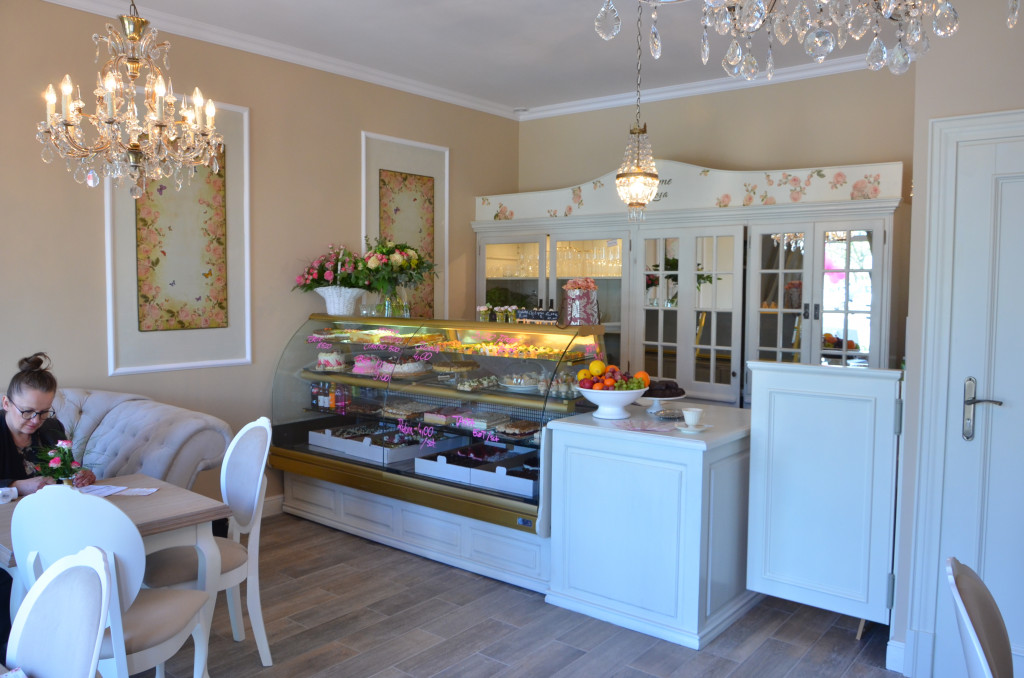 Cafe Madame De Rosa