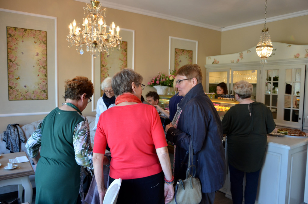 Cafe Madame De Rosa