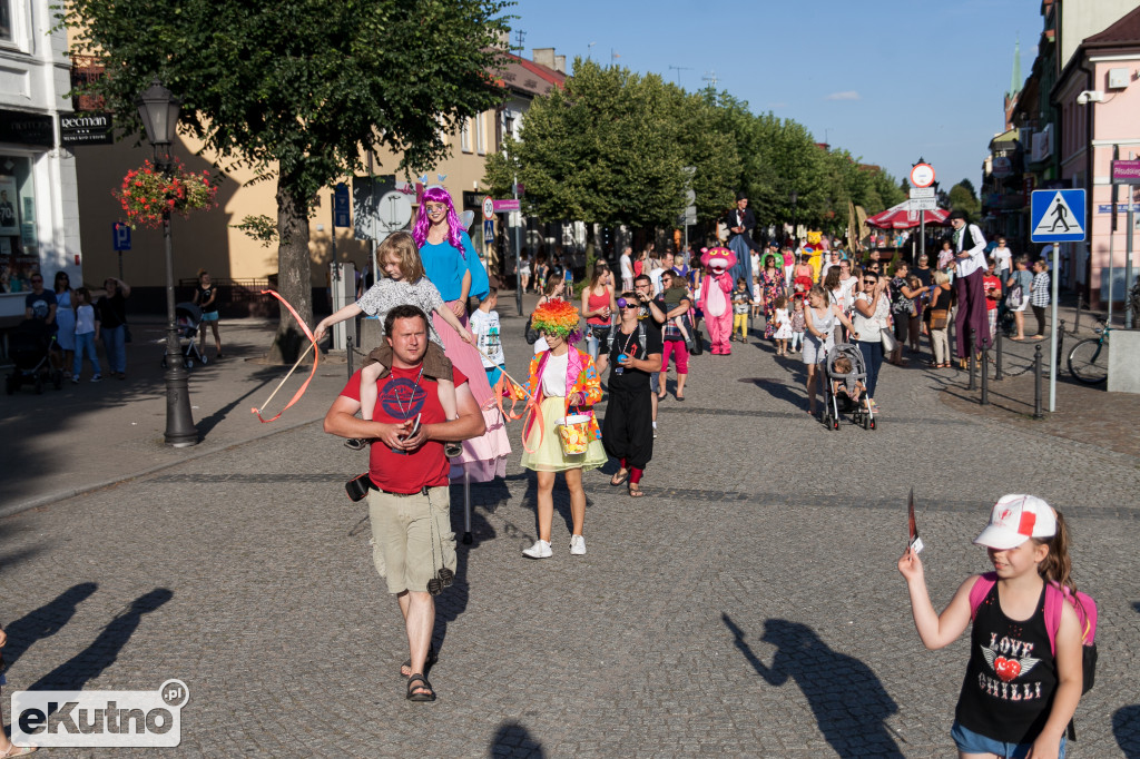 Parada i muzyczny początek Fireproof