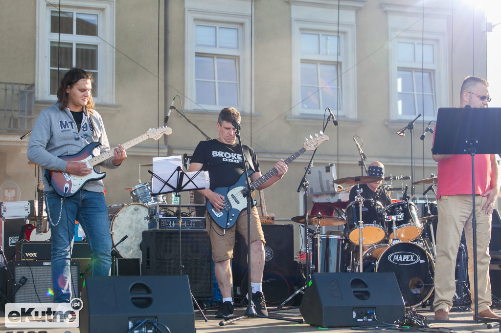 Parada i muzyczny początek Fireproof