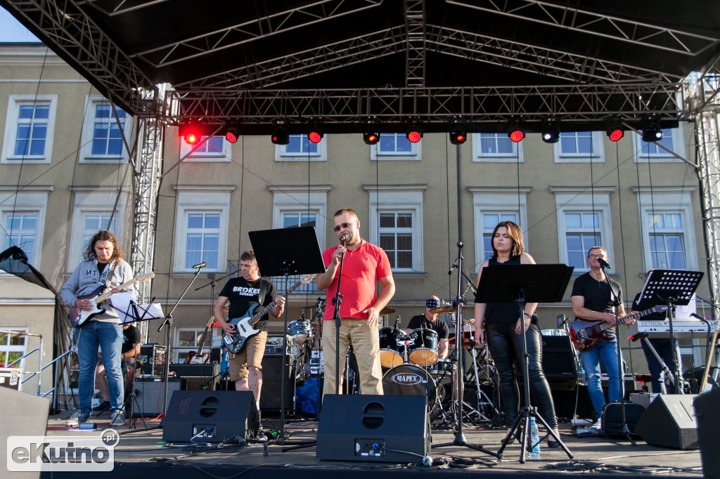 Parada i muzyczny początek Fireproof