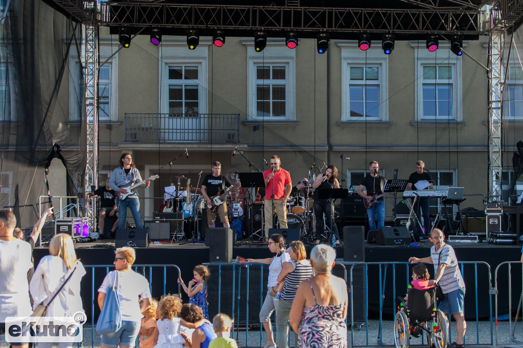 Parada i muzyczny początek Fireproof