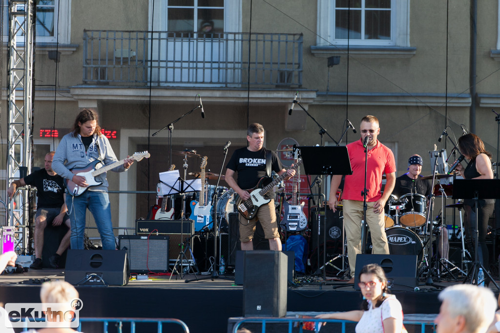 Parada i muzyczny początek Fireproof