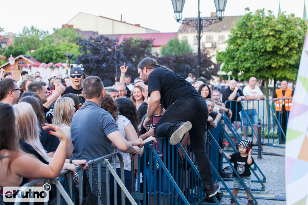 Teatr uliczny i Kabanos