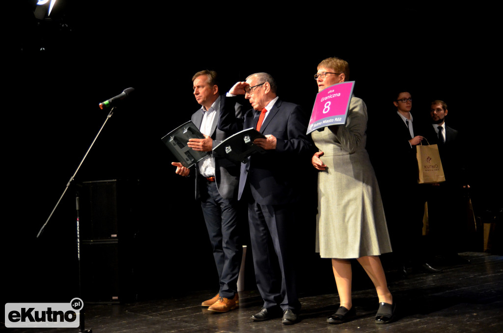 Różana tabliczka na dom