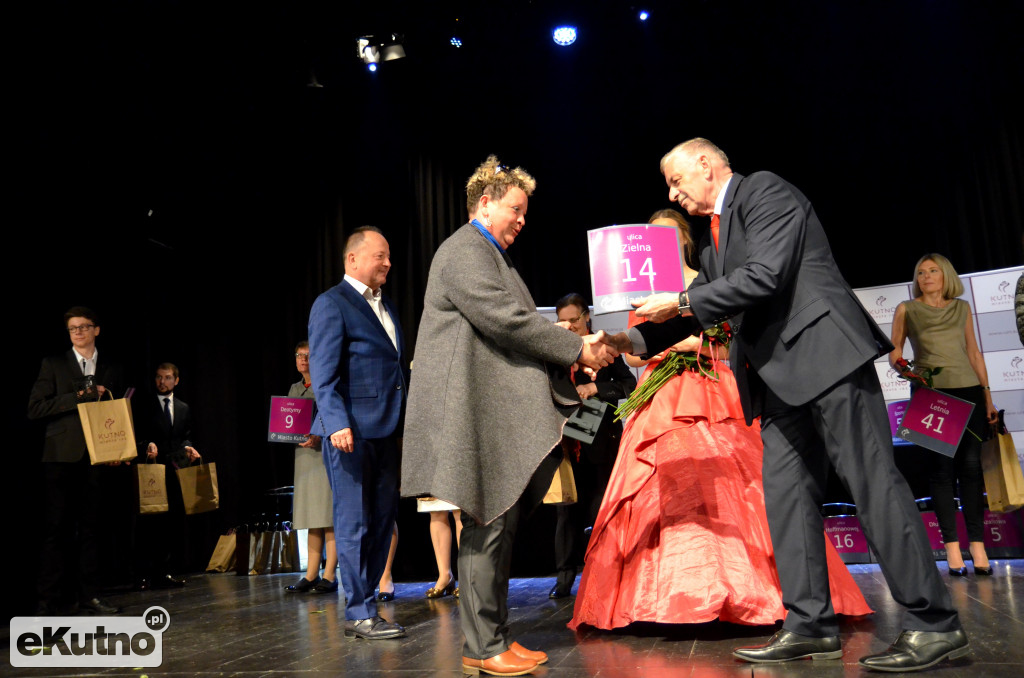 Różana tabliczka na dom