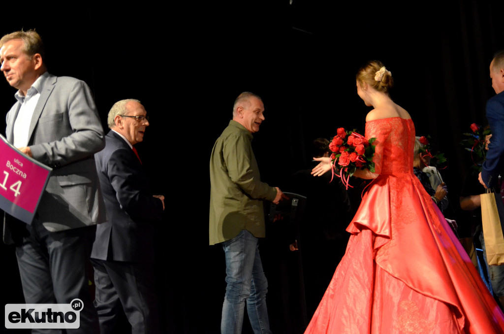 Różana tabliczka na dom