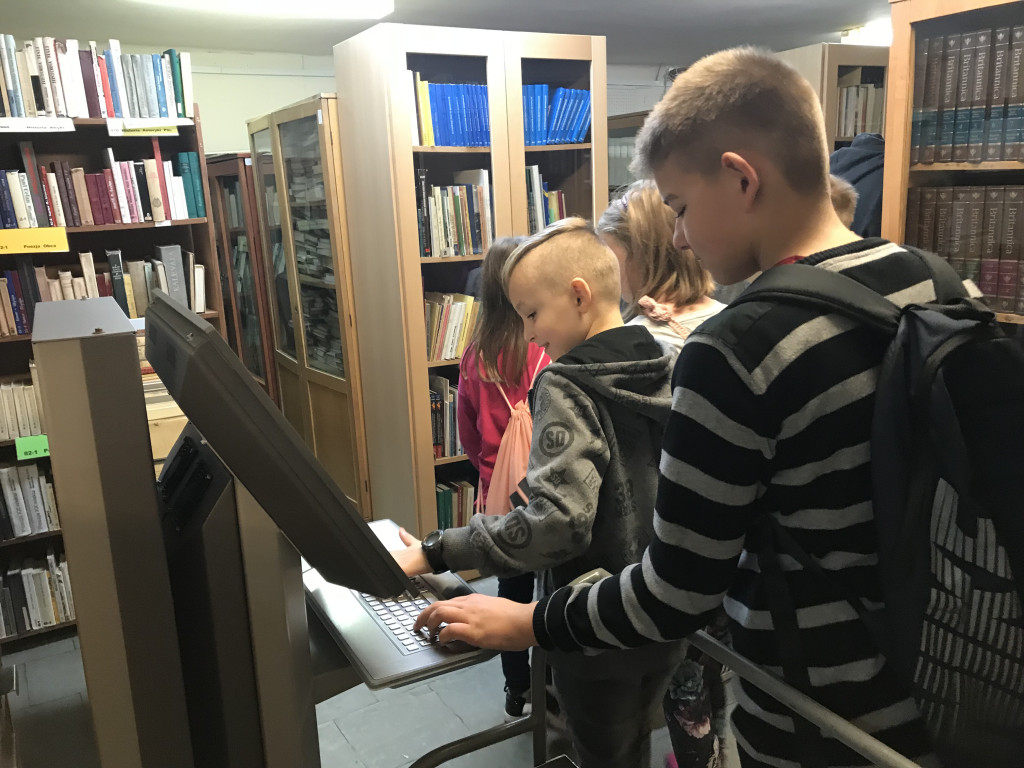 Wycieczka do radia i biblioteki