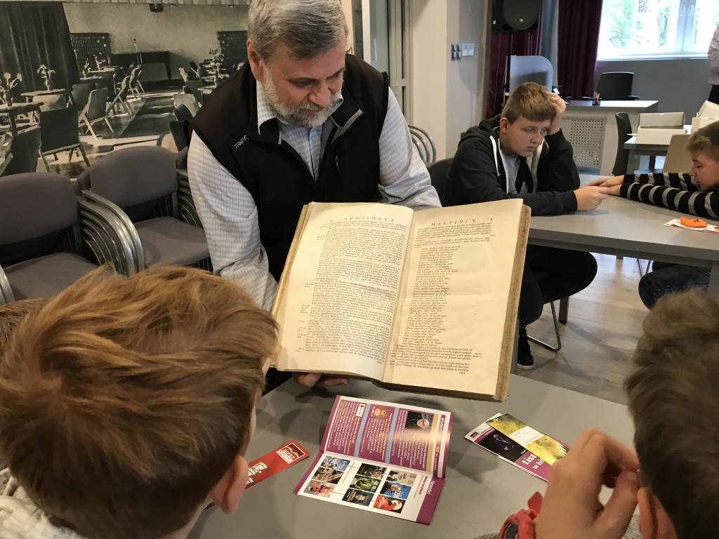 Wycieczka do radia i biblioteki