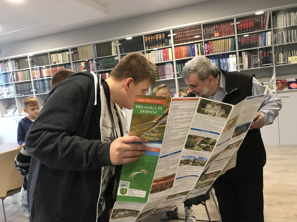 Wycieczka do radia i biblioteki