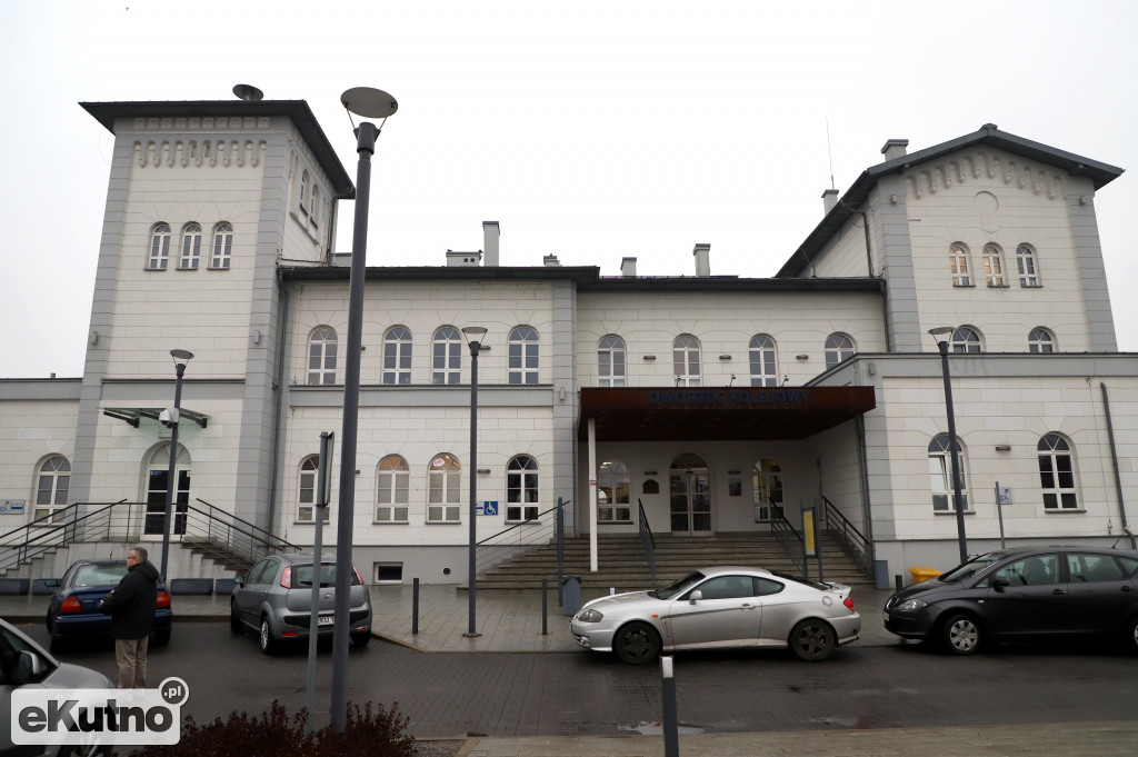 Remont torowiska i dworzec PKP