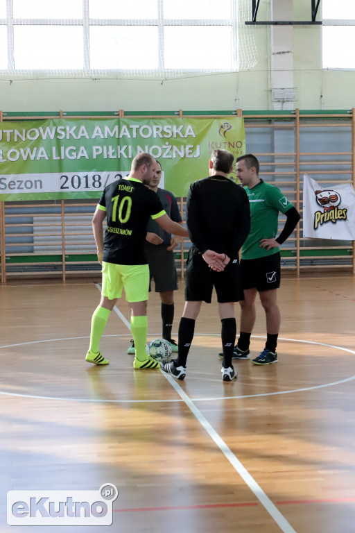 Halowa piłka nożna