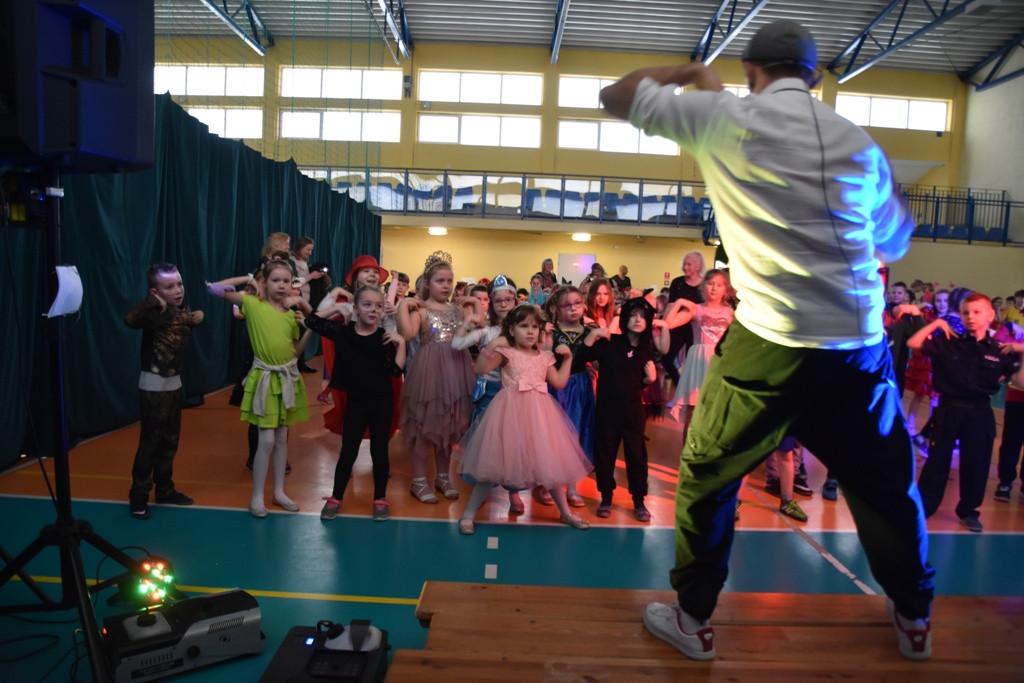 Bal karnawałowy w Szóstce